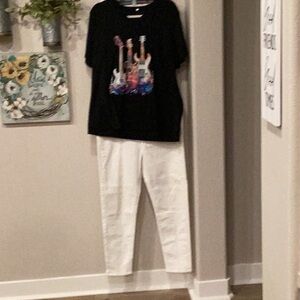 Vigoss white denim straight legs jeans & graphic tee set